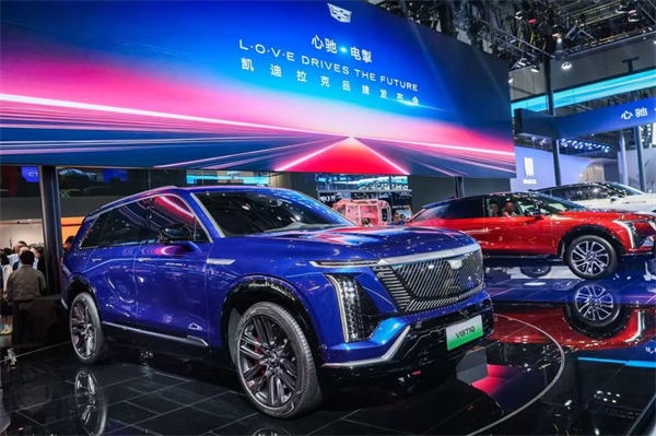 在“主場(chǎng)”，當(dāng)“主角”！上汽集團(tuán)盛裝出席上海車展