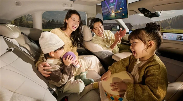升艙不加價(jià)！“滿配SUV”全新智己LS6劇院版上市，權(quán)益價(jià)21.99萬(wàn)~28.29萬(wàn)元