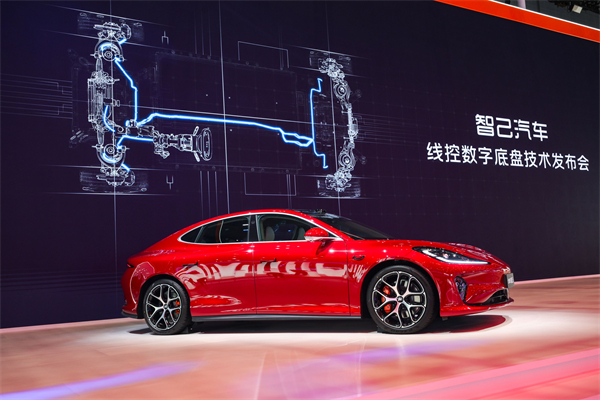 智己汽車發(fā)布線控數(shù)字底盤技術(shù)，今年下半年率先量產(chǎn)上車線控底盤 開啟“具身智能”新時代